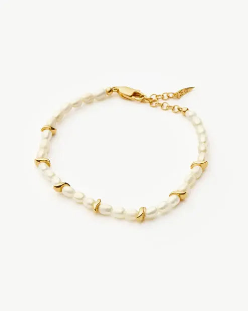Elegantes vergoldetes Perlenarmband